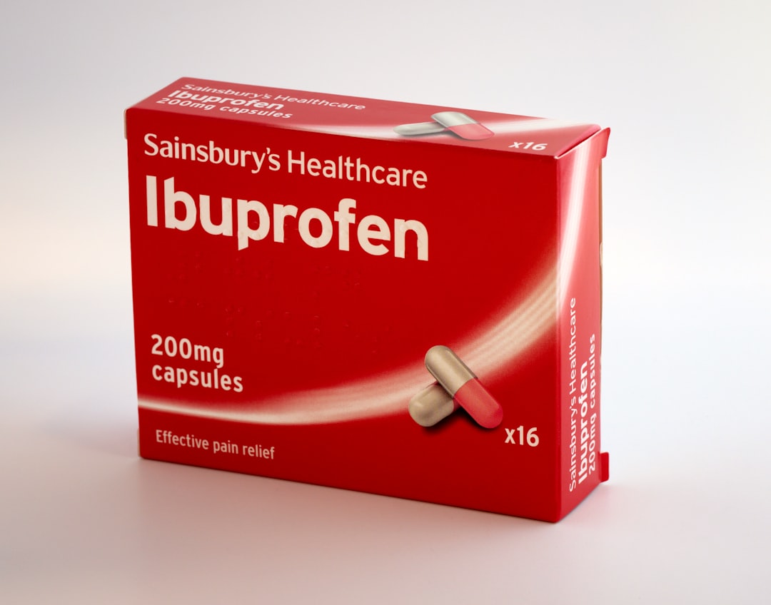 200-mg-sainsburys-healthcare-ibuprofen-capsules-box-rjvflgqasr4